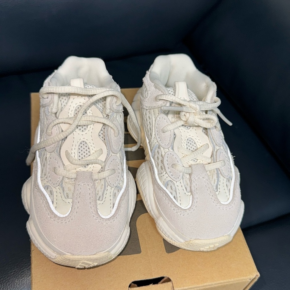 YEEZY 500 size 5.5K